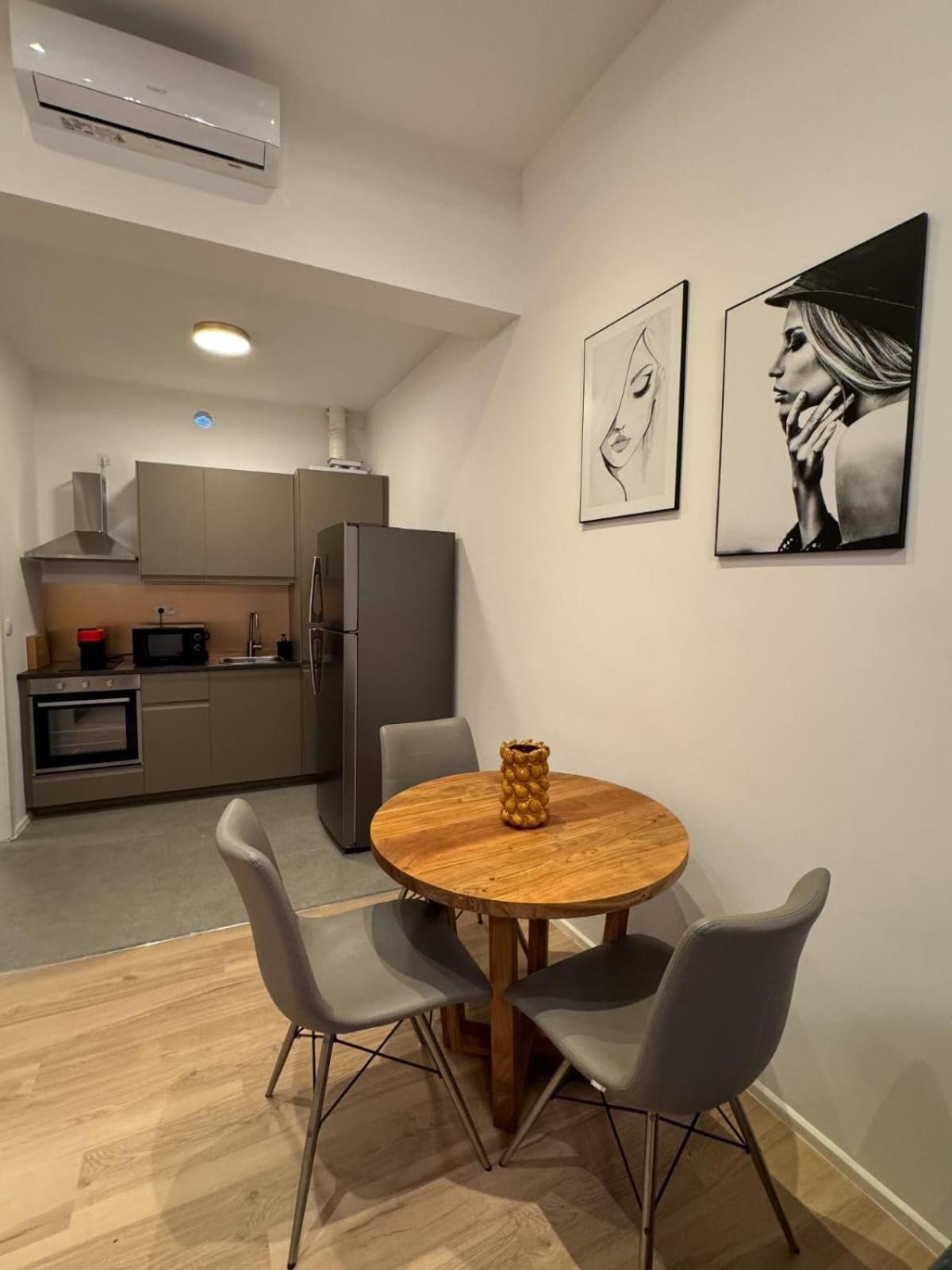 Luxury Royal By Rikas Appartement